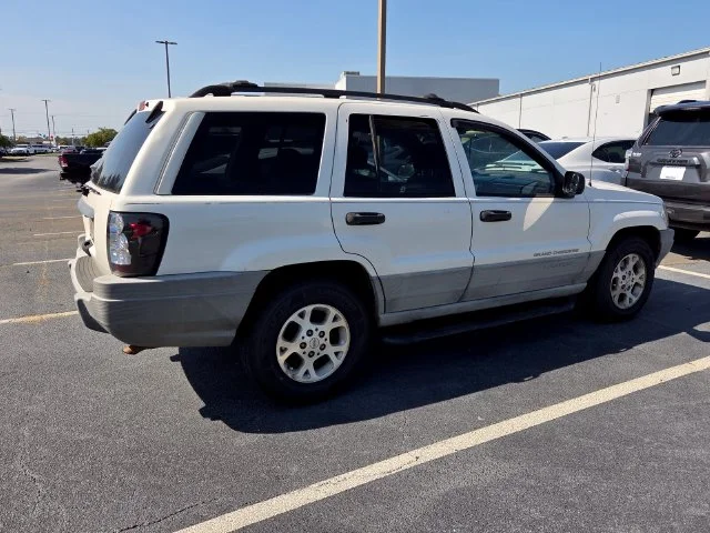 Used 1999 White Jeep Laredo image 15