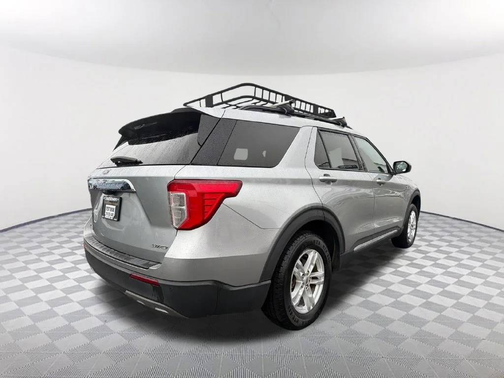 Used 2023 Silver Ford XLT image 5
