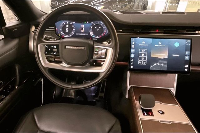 Used 2024 Blue Land Rover SE image 4