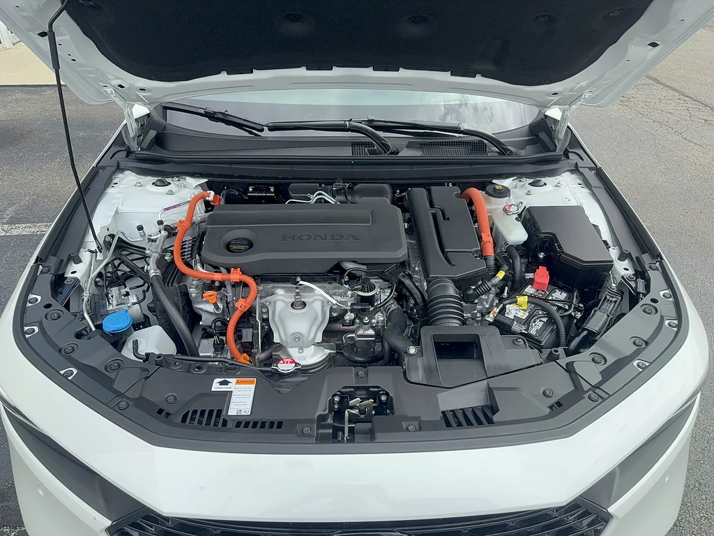 New 2026 Platinum White Pearl Honda Touring image 16