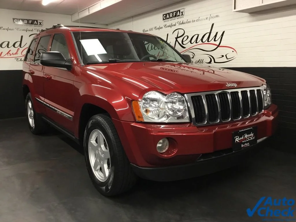 Used 2005 Red Jeep Limited image 3
