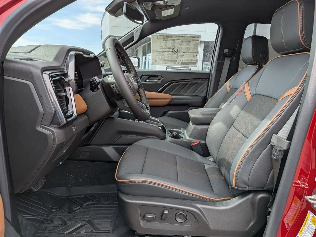 2026 GMC Canyon AT4 - Photo 16