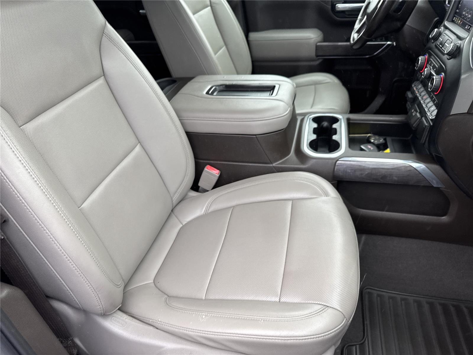 Used 2019 SILVER ICE METALLIC Chevrolet LTZ image 32
