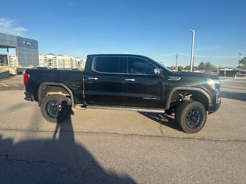 Used 2019 Onyx Black GMC Denali image 4