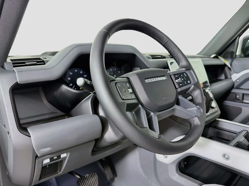 2026 Land Rover Defender X-Dynamic SE - Photo 9