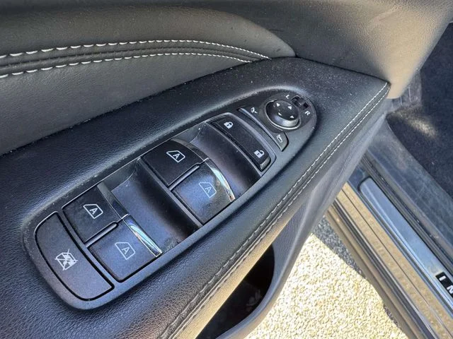 Used 2018 Gray INFINITI Base image 24
