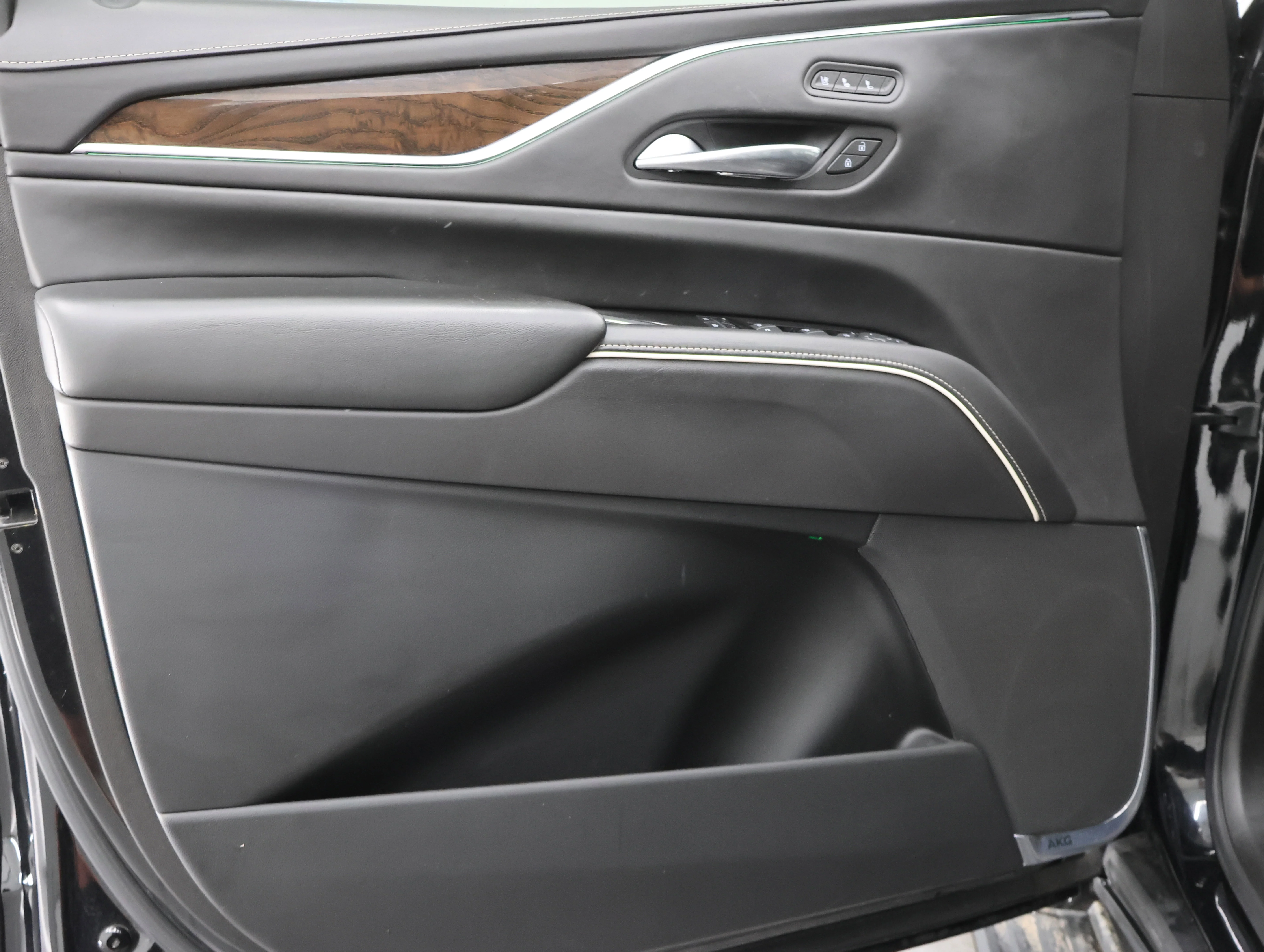 Used 2021 Black Raven Cadillac Sport Platinum image 49