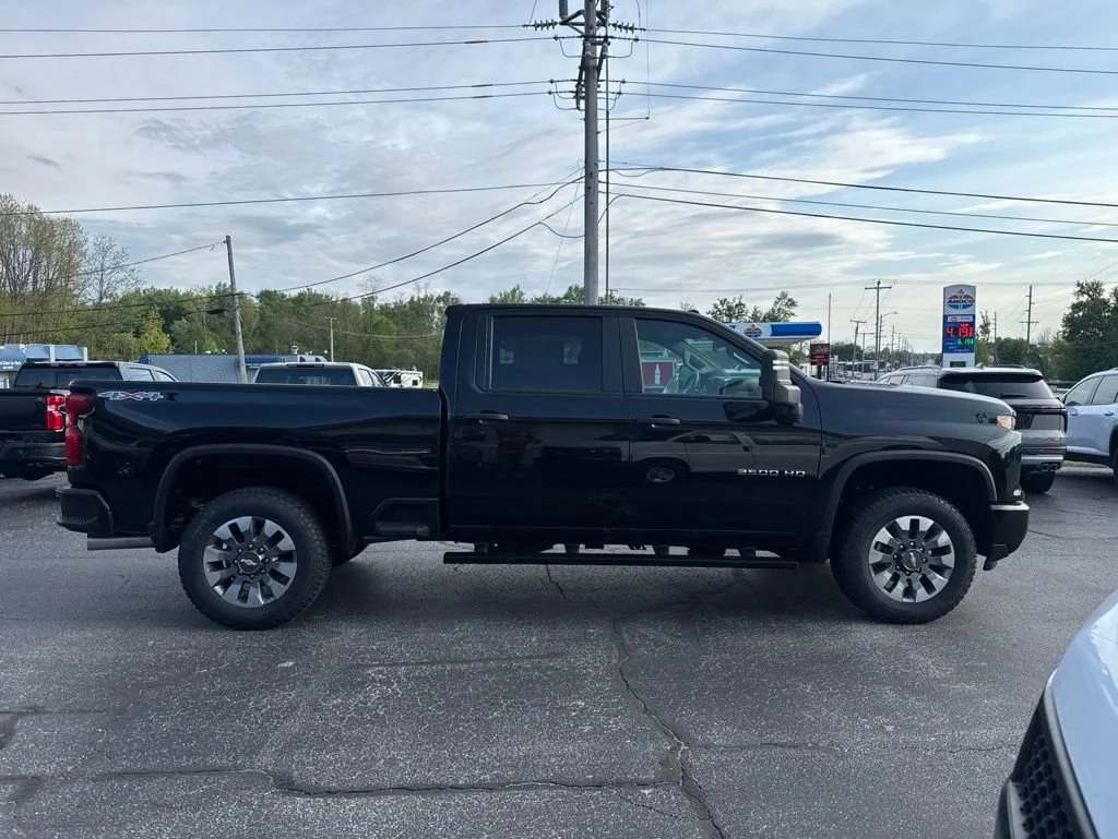2026 Chevrolet Silverado 2500 HD Custom - Photo 8