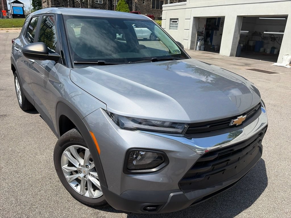 Used 2023 STERLING GRAY METALLIC Chevrolet LS image 4