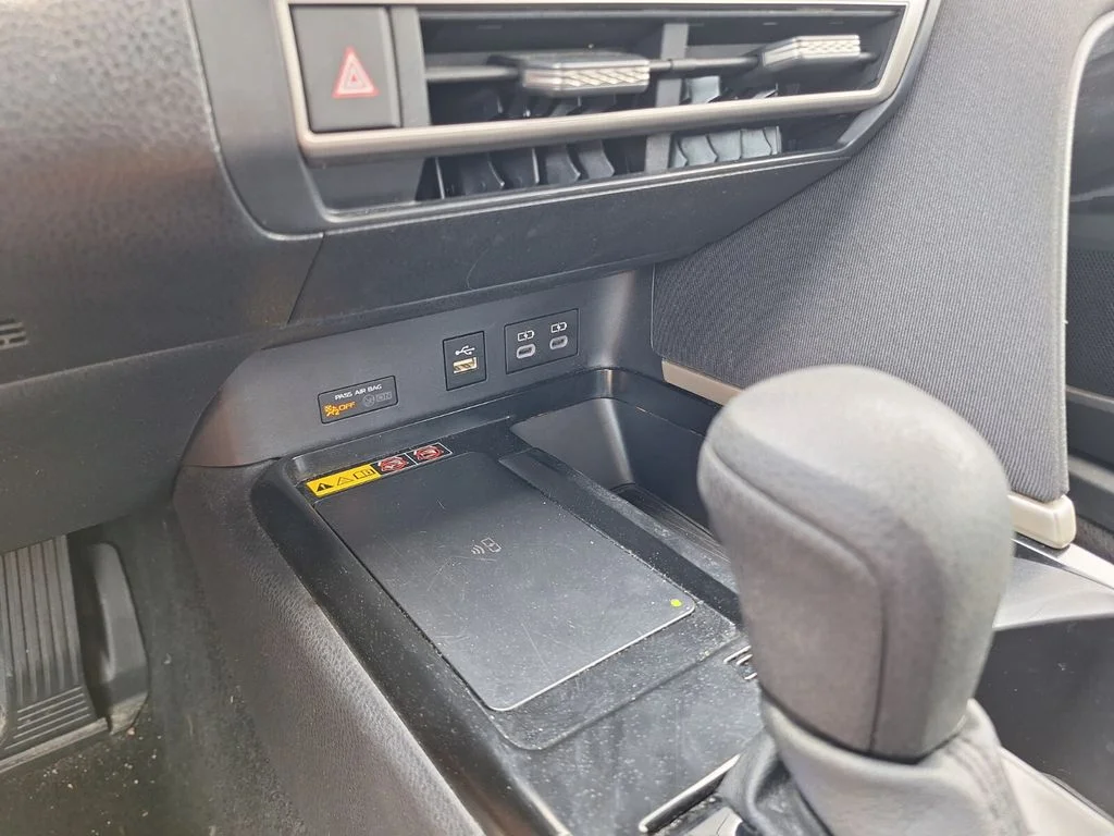 2025 Toyota Camry LE - Photo 14