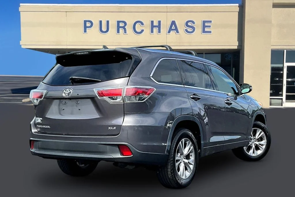 Used 2015 Predawn Gray Mica Toyota XLE V6 image 6