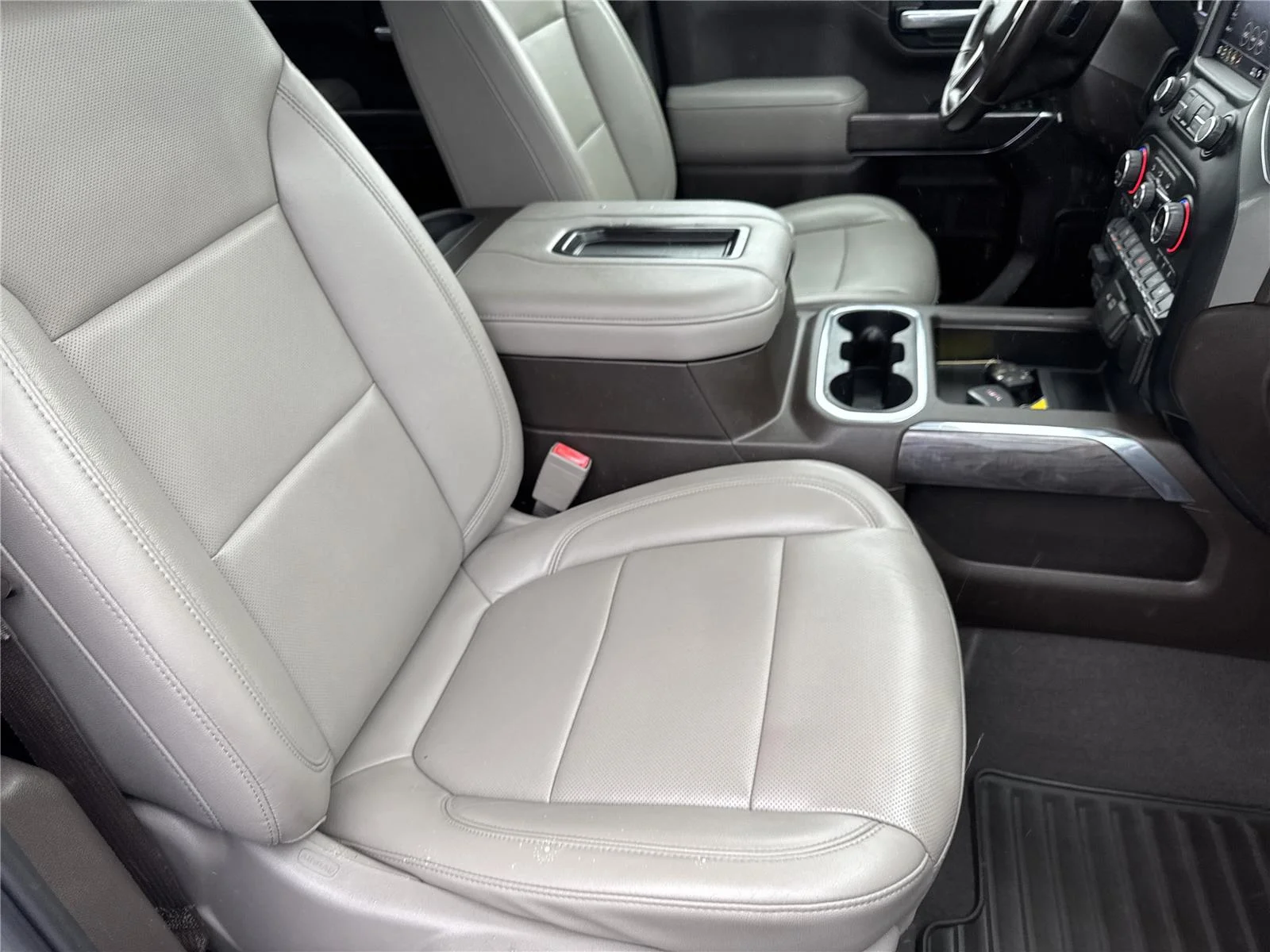 Used 2019 SILVER ICE METALLIC Chevrolet LTZ image 32