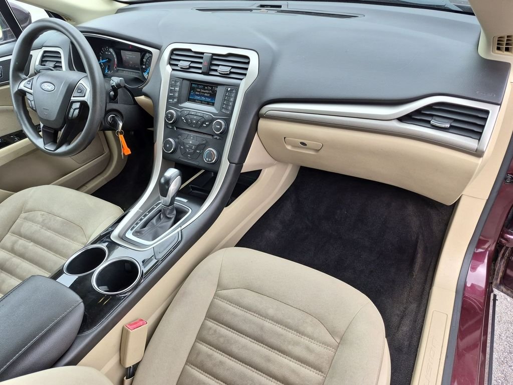 Used 2013 Red Ford SE image 25