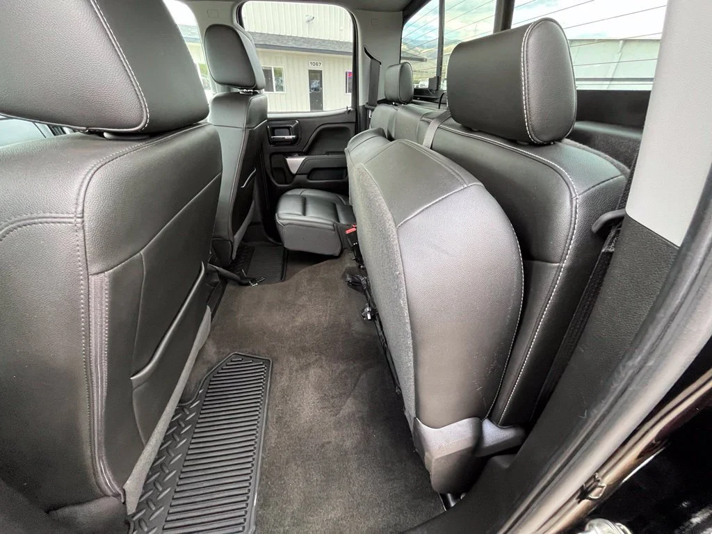 Used 2018 Black Chevrolet LT image 16
