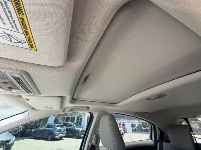 Used 2022 White Honda EX image 21