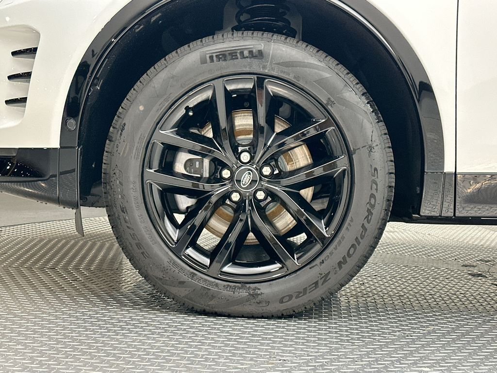 New 2026 Fuji White Land Rover Landmark image 5