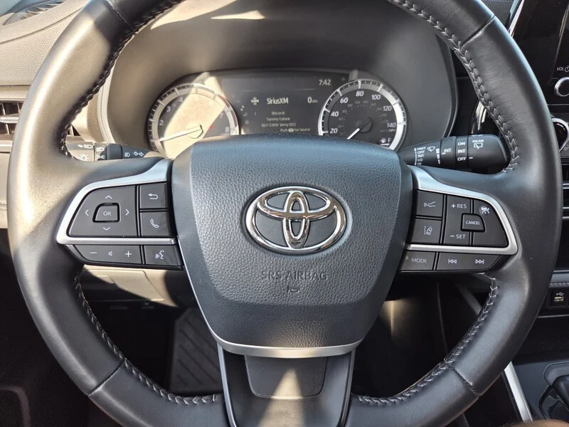 Used 2024 Magnetic Gray Metallic TOYOTA LE AWD image 37