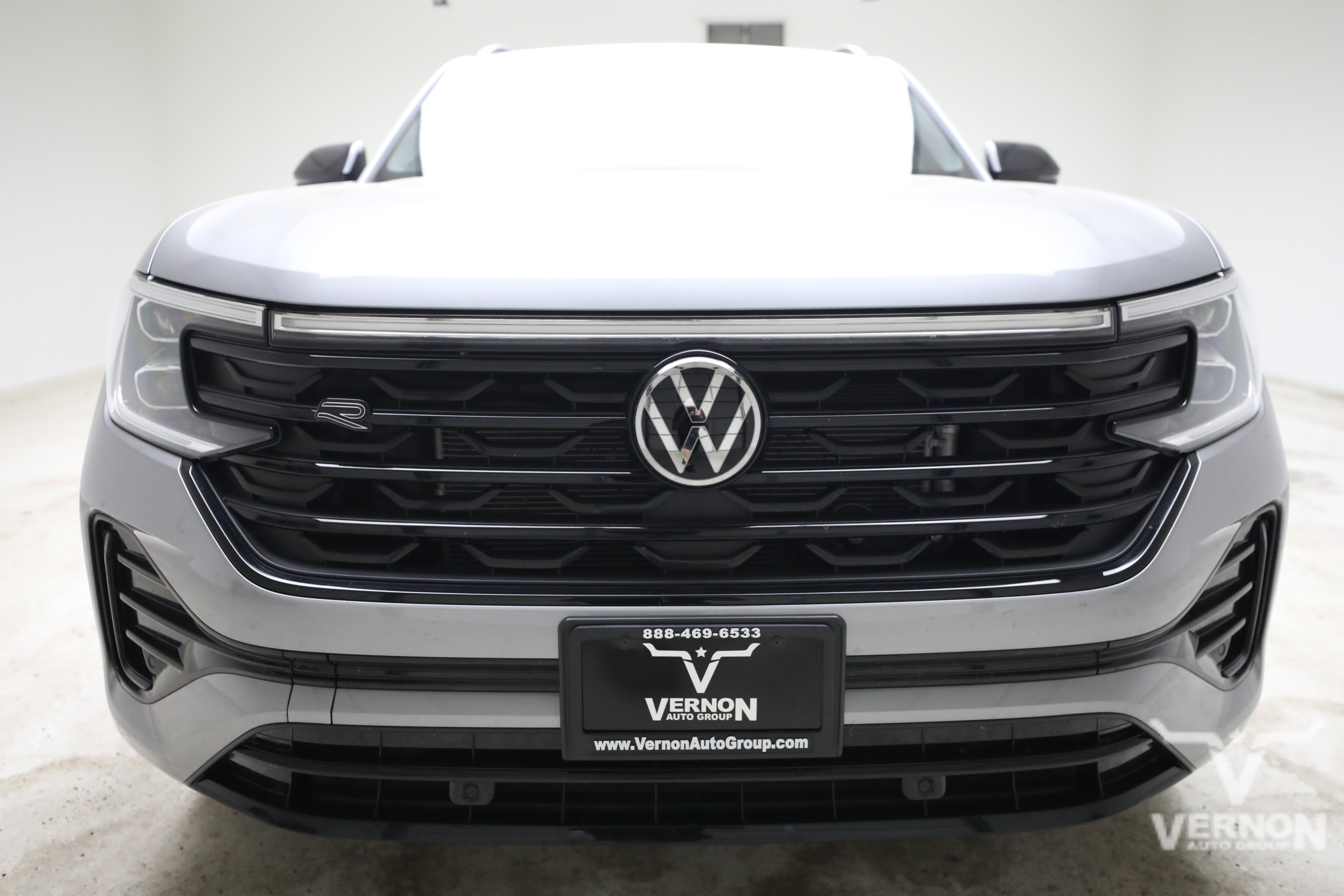 Used 2026 Silver Mist Metallic Volkswagen Y image 8