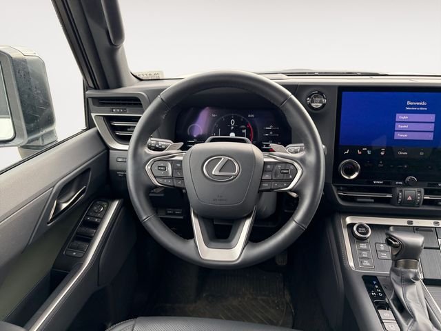 Used 2025 White Lexus 550 Overtrail image 12