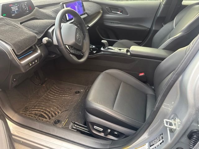 Used 2024  Toyota XLE image 6