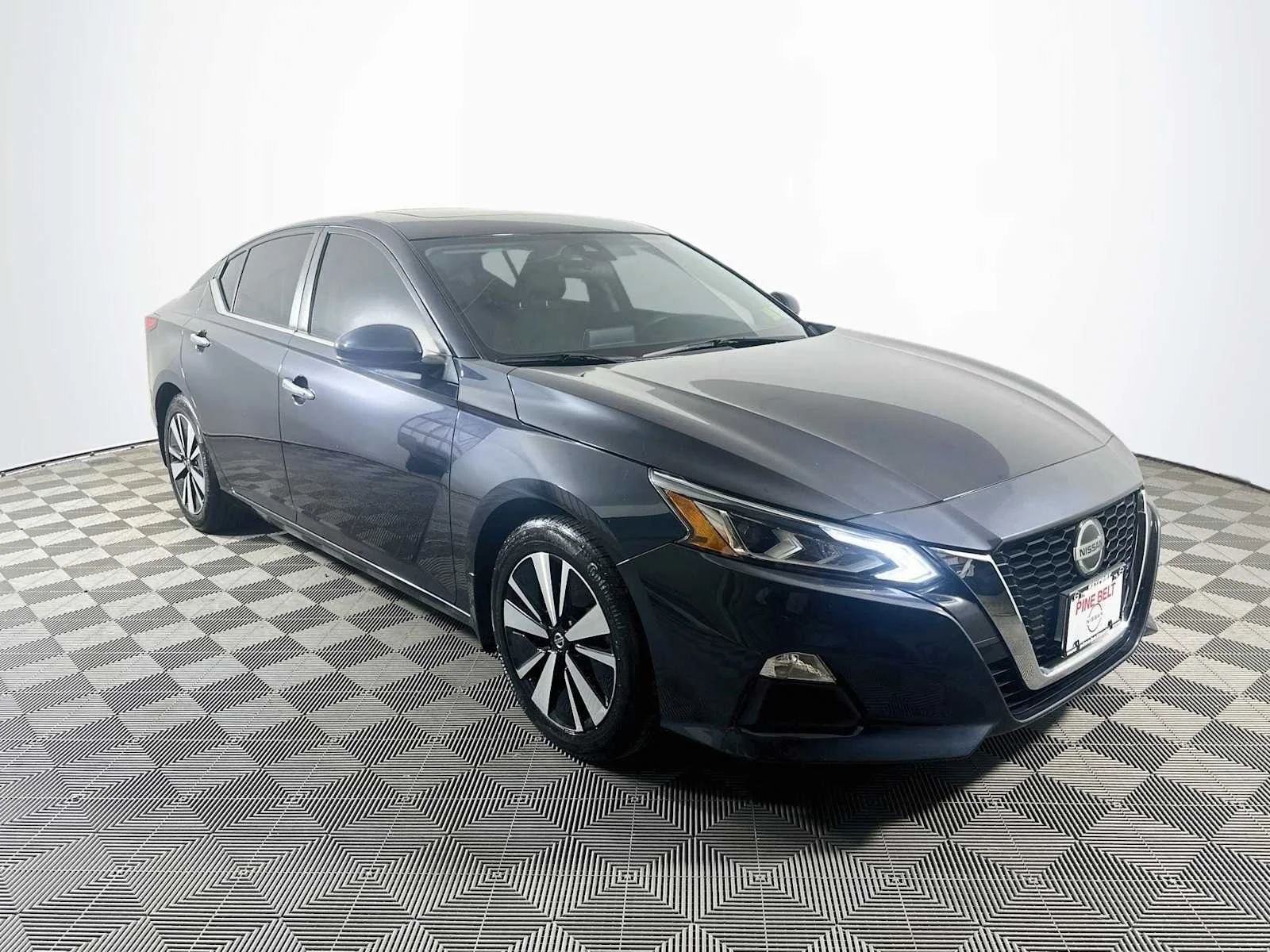 Used 2022 Storm Blue Metallic Nissan 2.5 SV image 3
