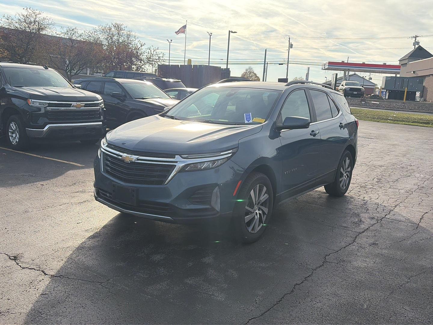 Used 2024 Lakeshore Blue Metallic Chevrolet LT image 3