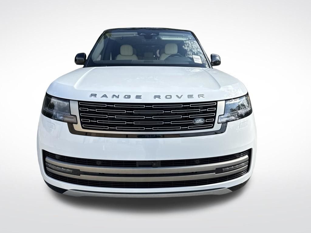 New 2026 Fuji White Land Rover SE image 2