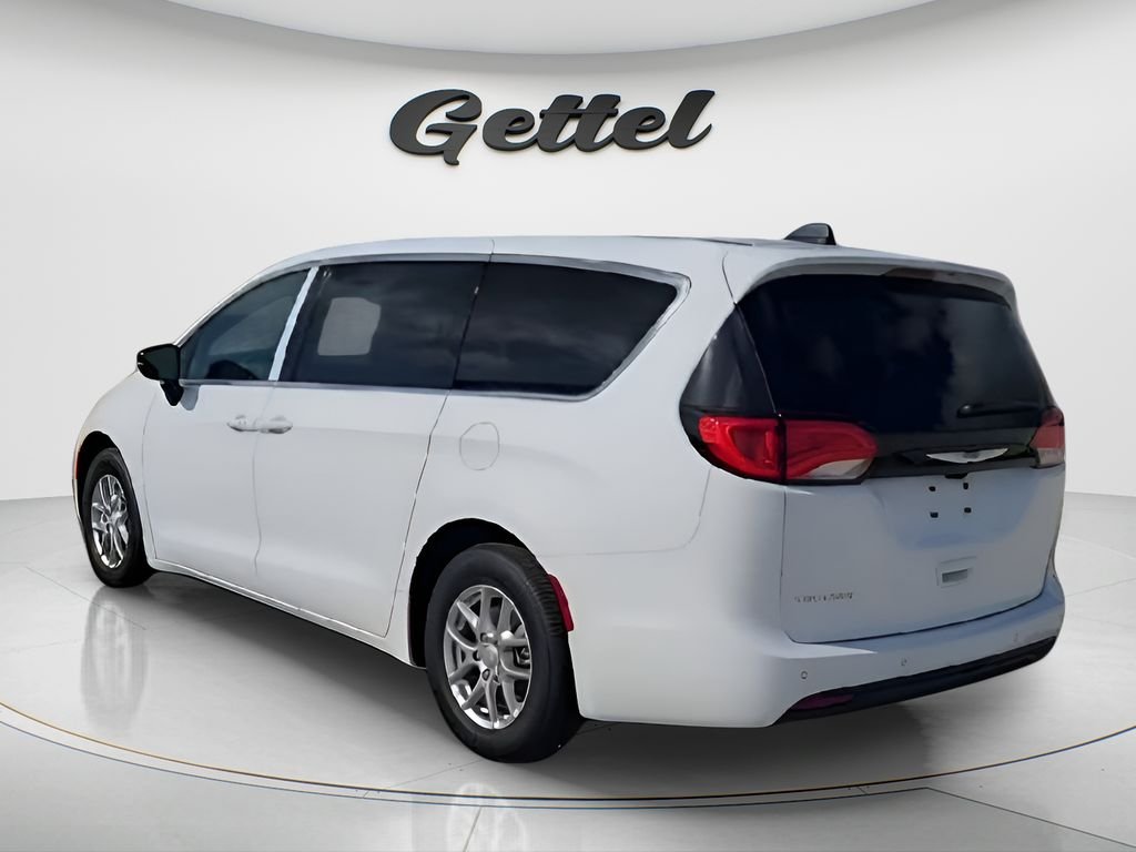 New 2026 Bright White Clear-Coat Exterior Paint Chrysler LX image 6