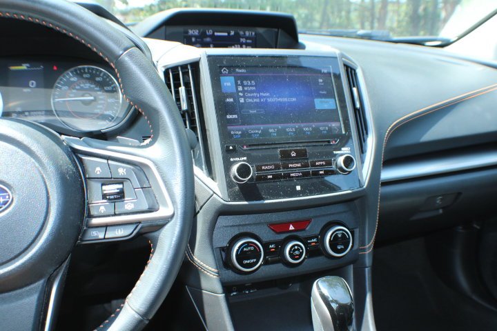 Used 2021 Crystal White Pearl Subaru Limited image 10
