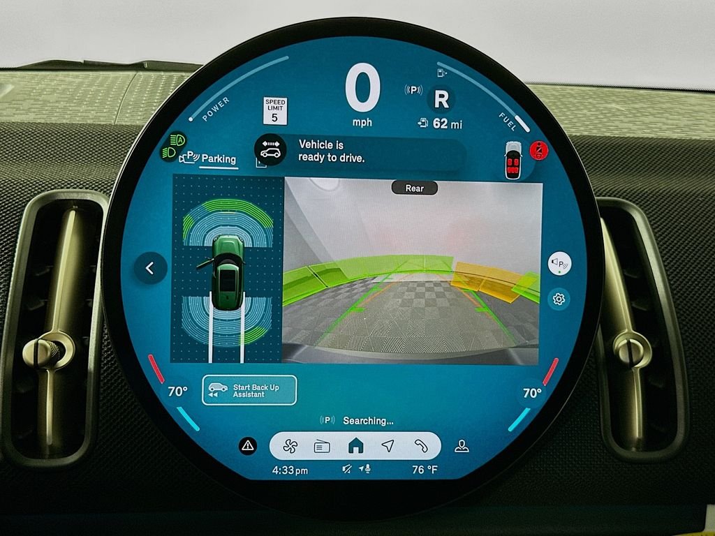 New 2026 Green MINI Signature Plus image 13