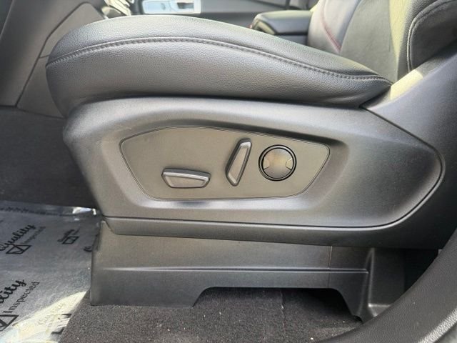 Used 2023 Gray Ford ST-Line image 10