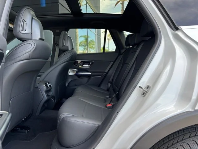 Used 2026 White Mercedes-Benz GLC 300 image 9