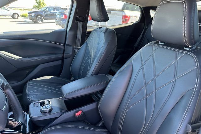Used 2023 Space Gray Ford Select image 20