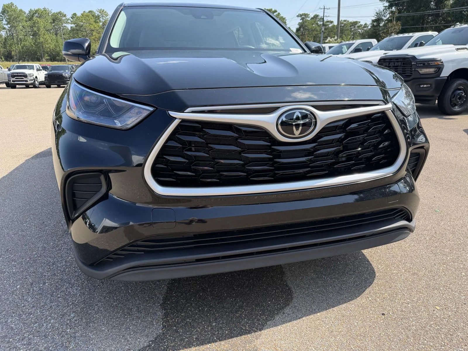 Used 2023 Midnight Black Metallic Toyota L image 22