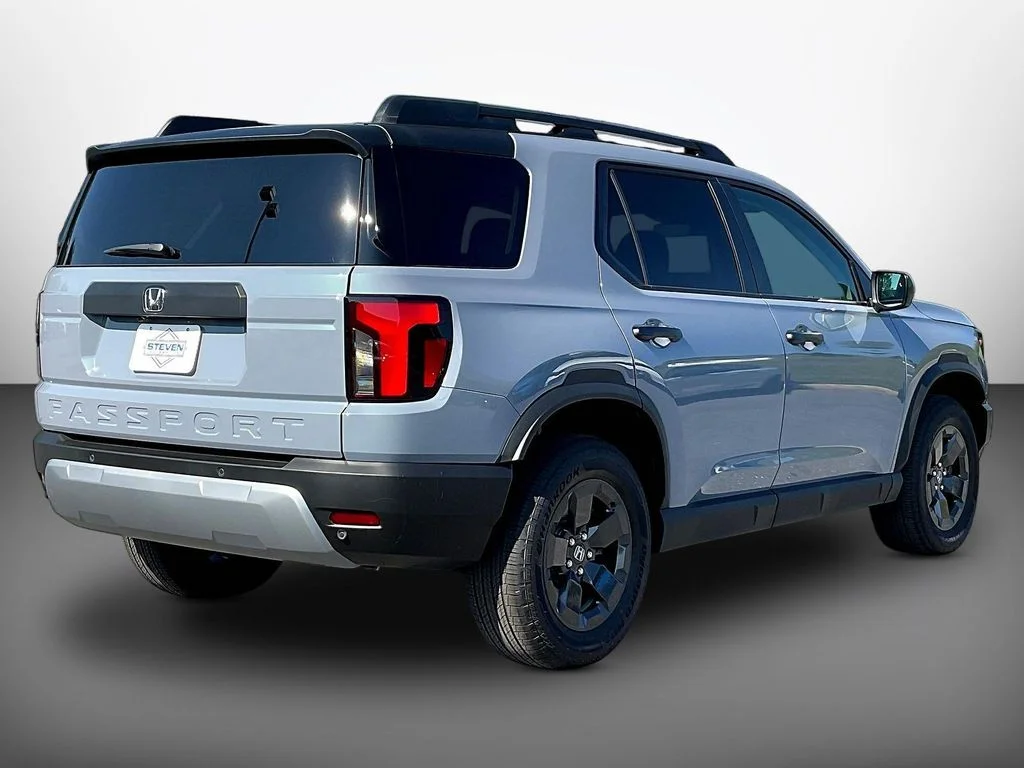 New 2026 Sonic Gray Pearl Honda RTL image 6