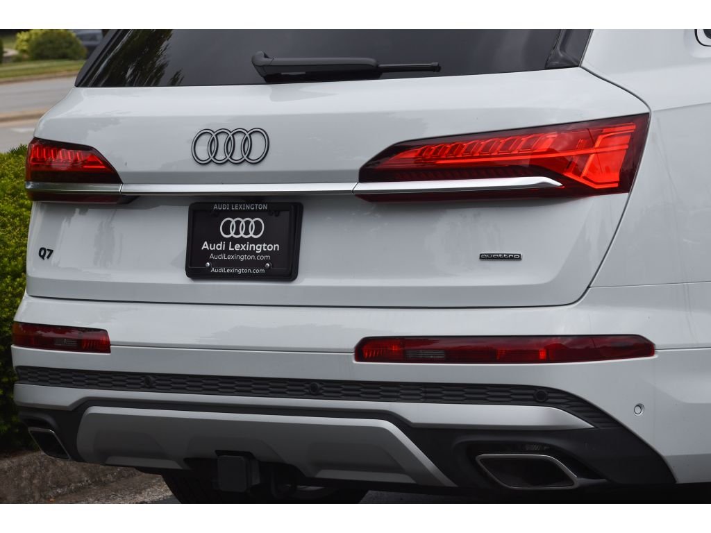 Used 2025 Whi Audi Premium Plus image 31