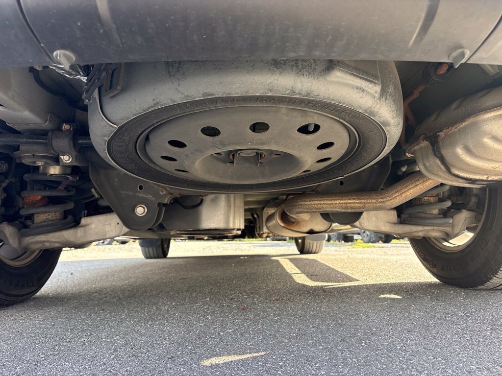 Used 2016 White GMC SLE-2 image 18