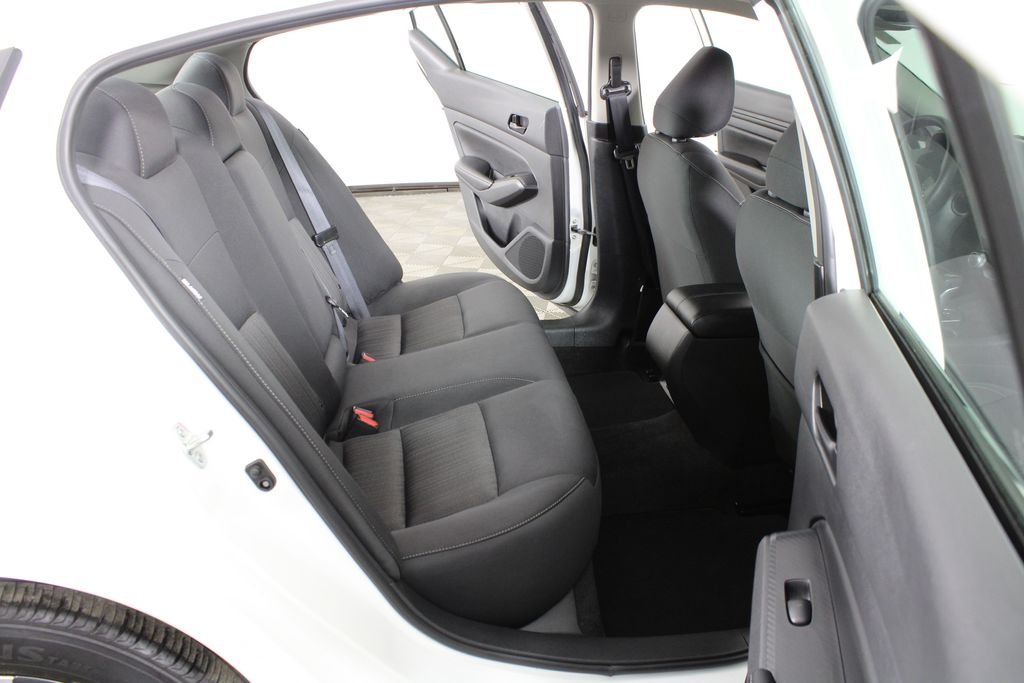 Used 2025 White Nissan 2.5 SV image 12