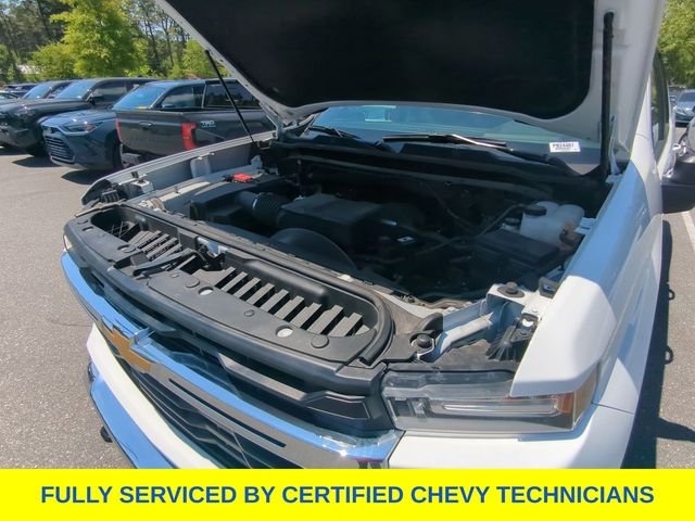 Used 2025 White Chevrolet LT image 49