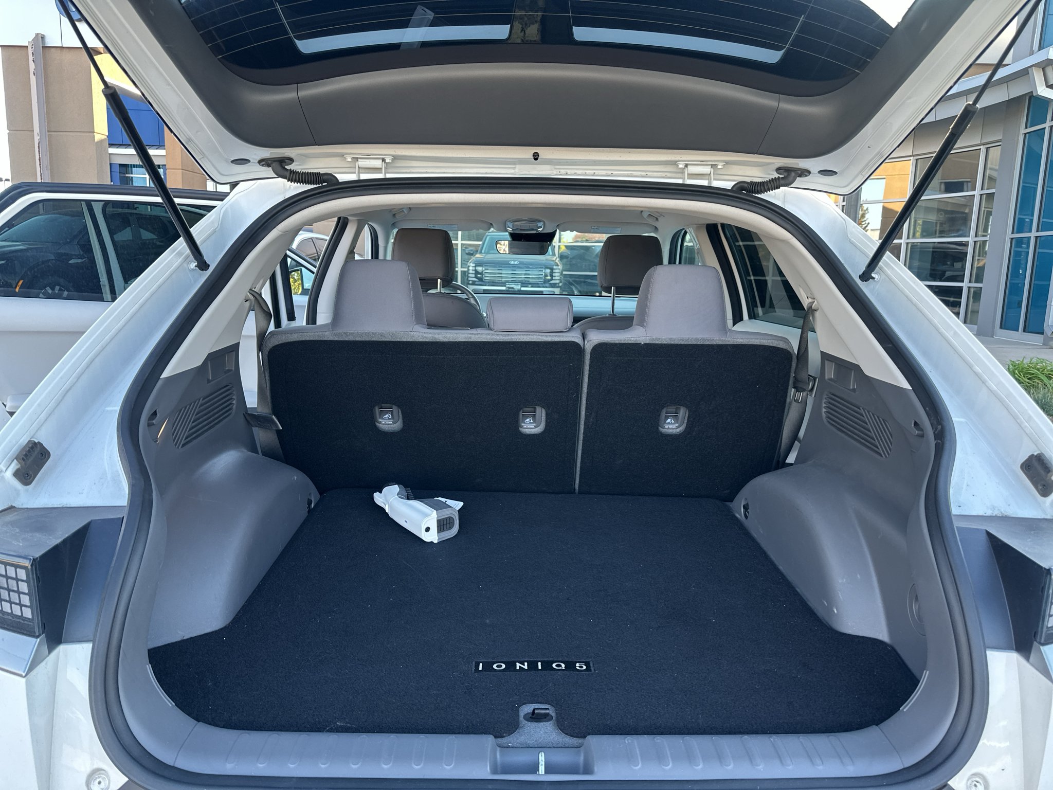 Used 2024  Hyundai SE image 14