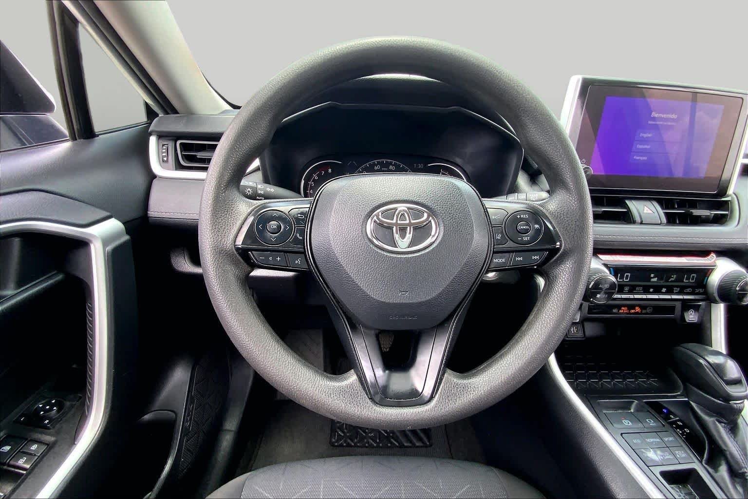 Used 2025 Ice Cap Toyota XLE image 6