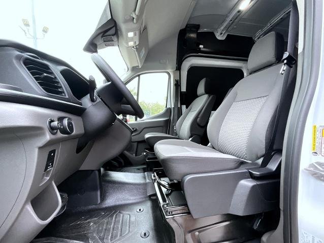 New 2026 Oxford White Ford Base image 33