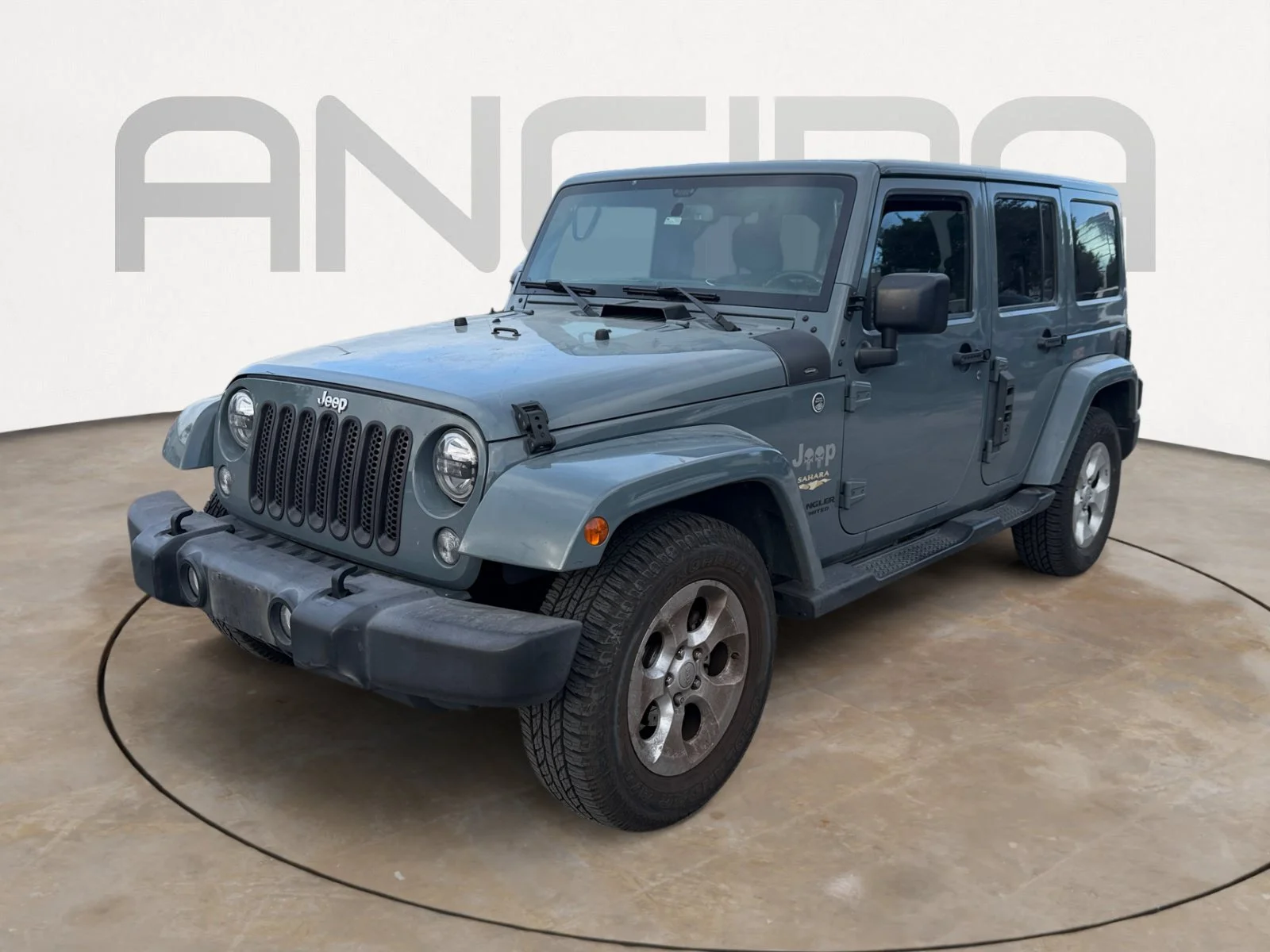 Used 2015 Anvil Clearcoat Jeep Sahara image 3