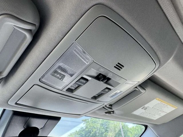 Used 2018 Silver Toyota XLE image 38