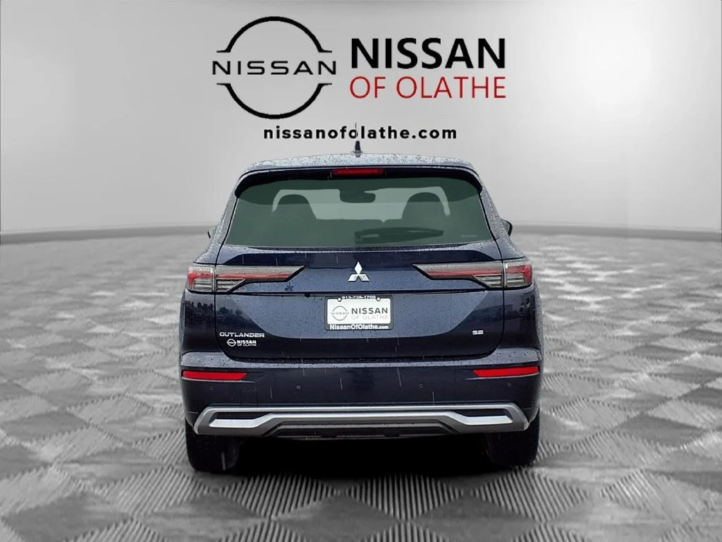 Used 2025 Black Mitsubishi  image 28