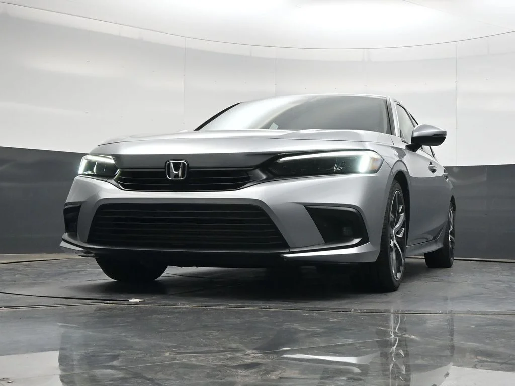 Certified Used 2024 Lunar Silver Metallic Honda Touring image 30