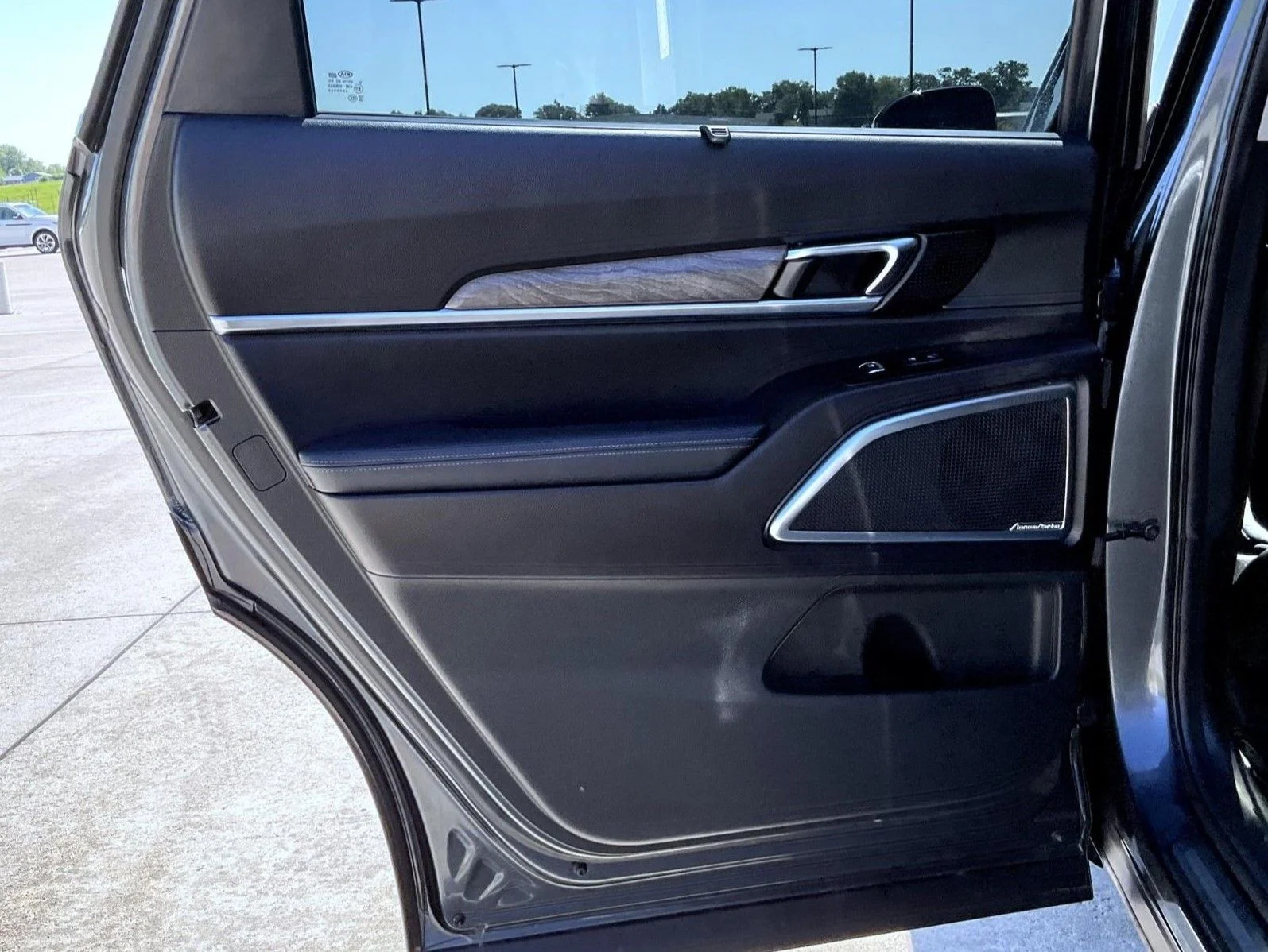 Used 2020 Gray Kia SX image 23