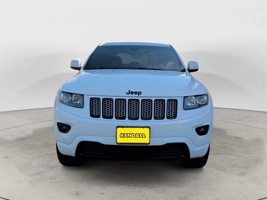 Used 2015 White Jeep Altitude image 8
