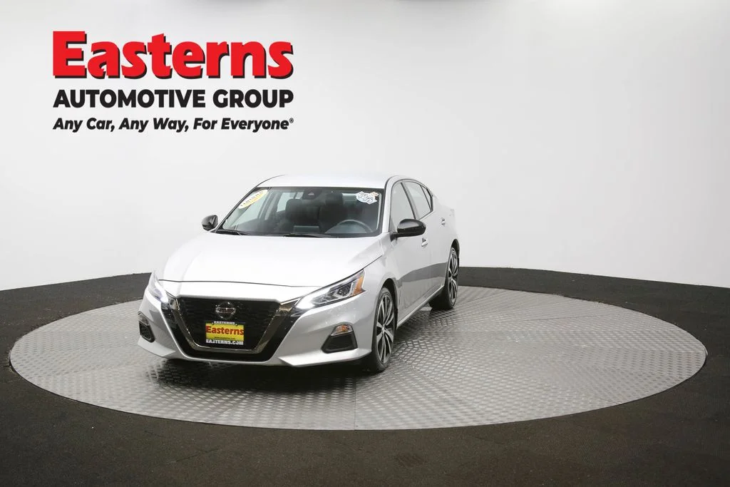 Used 2022 Silver Nissan 2.5 SR image 50