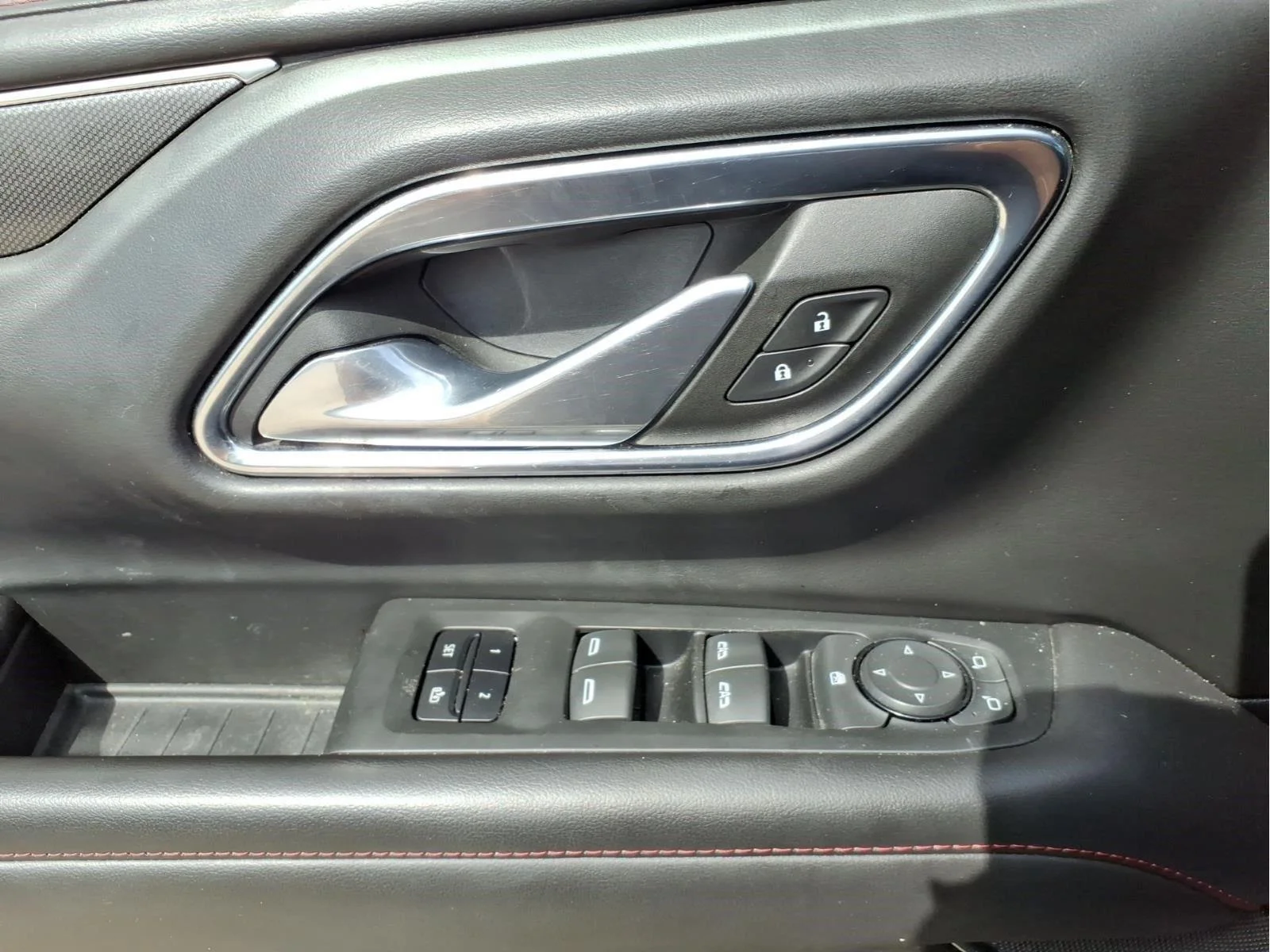 Used 2023 BLACK Chevrolet RST image 19